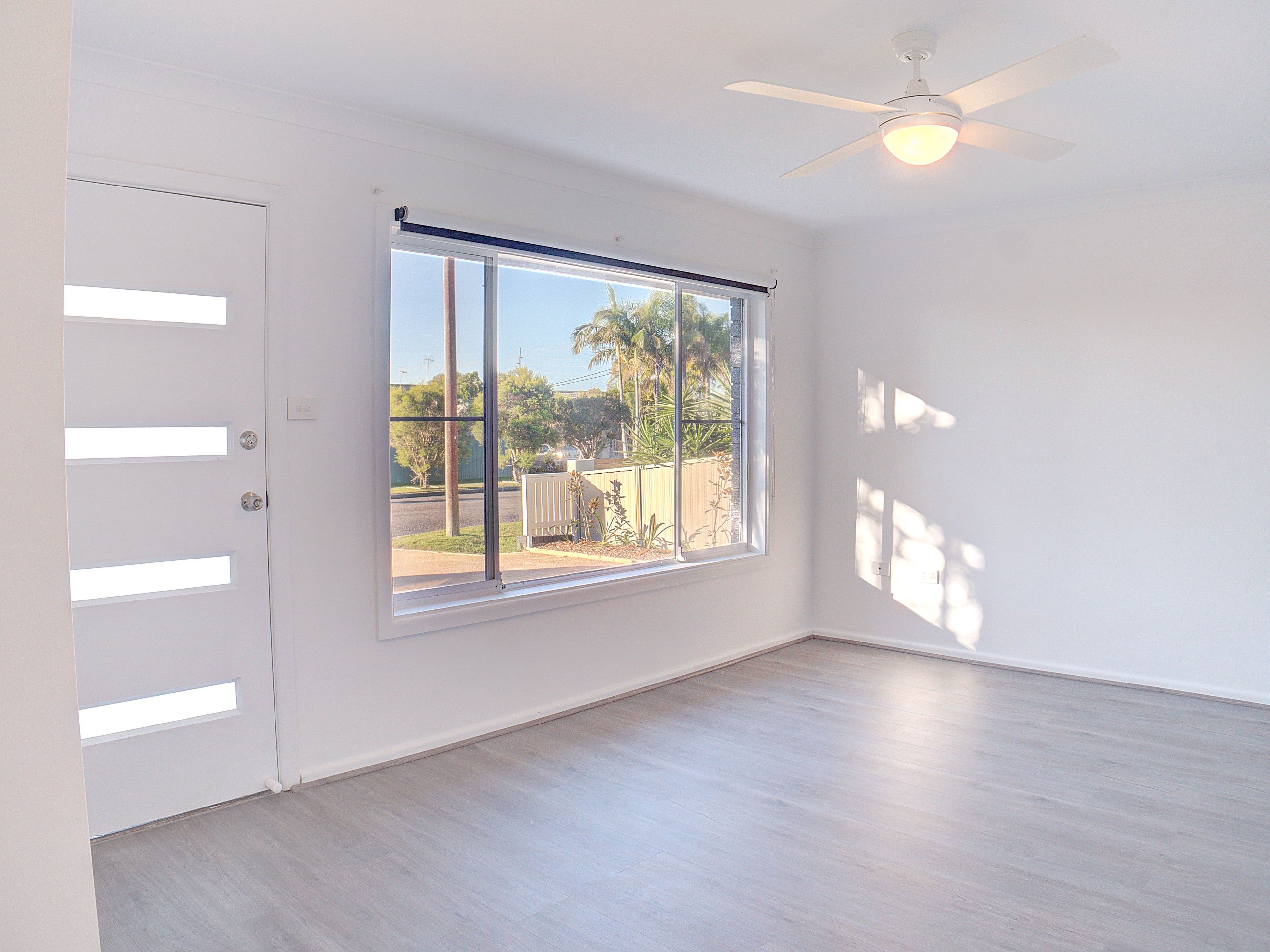56 Kathleen White Crescent, Killarney Vale - Thumbnail 4