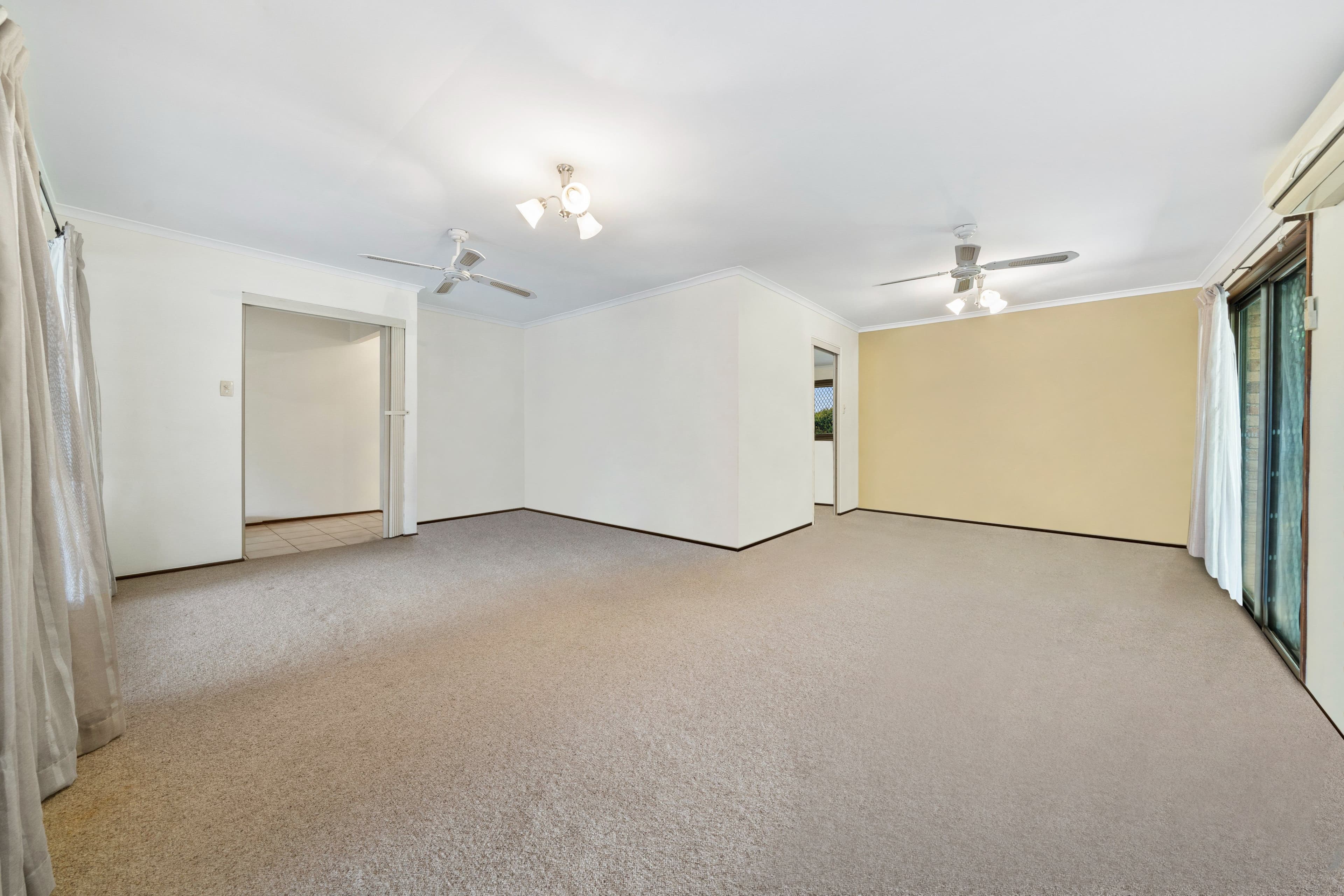 27 Harburg Drive, Beenleigh QLD 4207, Beenleigh - Thumbnail 4