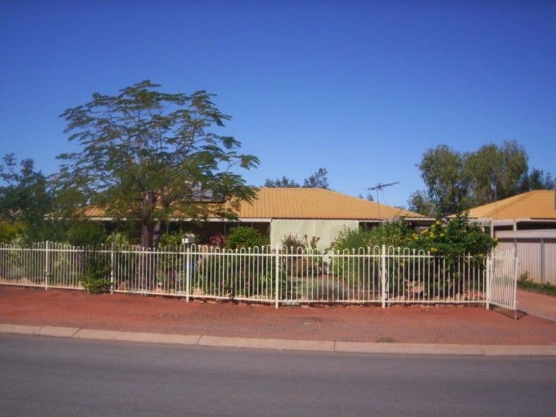 4 Yanderra Crescent, SOUTH HEDLAND WA 6722, South Hedland - Thumbnail 2