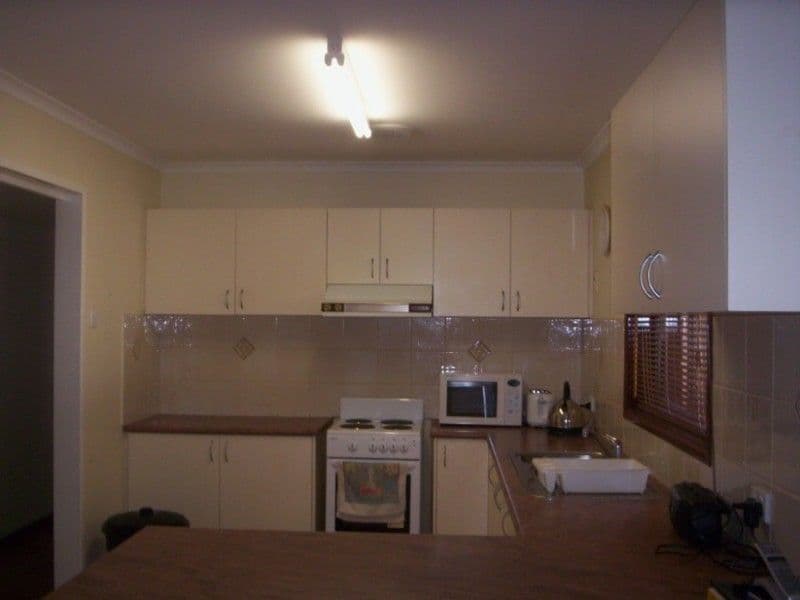 4 Yanderra Crescent, SOUTH HEDLAND WA 6722, South Hedland - Thumbnail 6