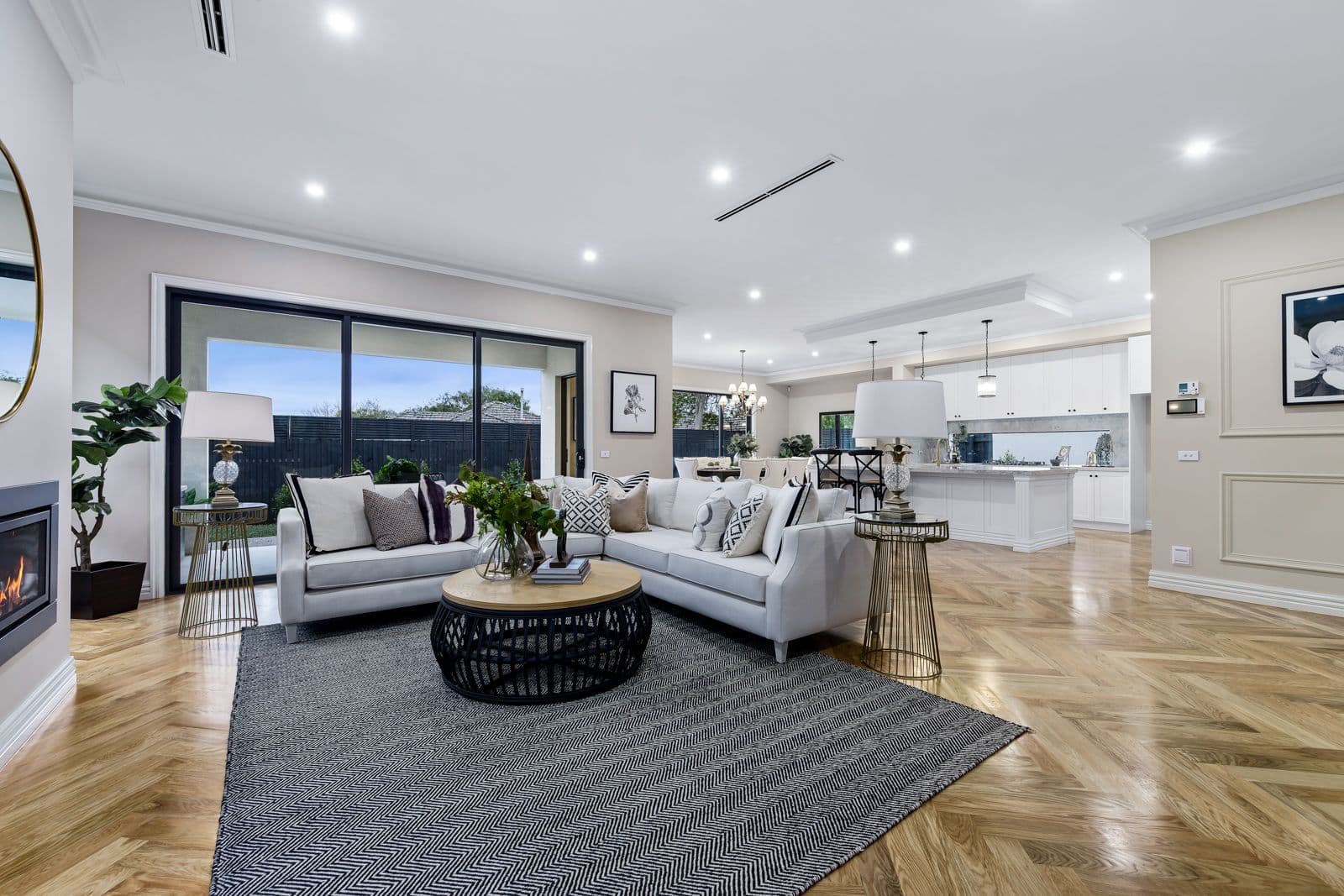 154 Lawrence Road, Mount Waverley VIC 3149, Mount Waverley - Thumbnail 2