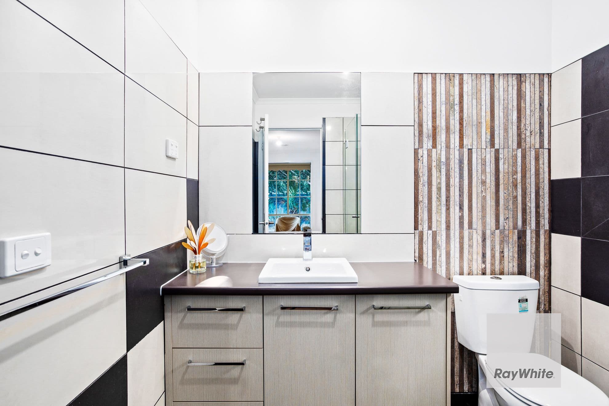 9 Mitchell Grove, Taylors Hill VIC 3037, Taylors Hill - Thumbnail 3