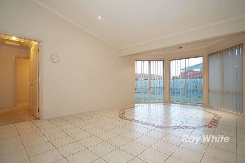 10 Brindalee Place, CRANBOURNE VIC 3977, Cranbourne East - Thumbnail 6