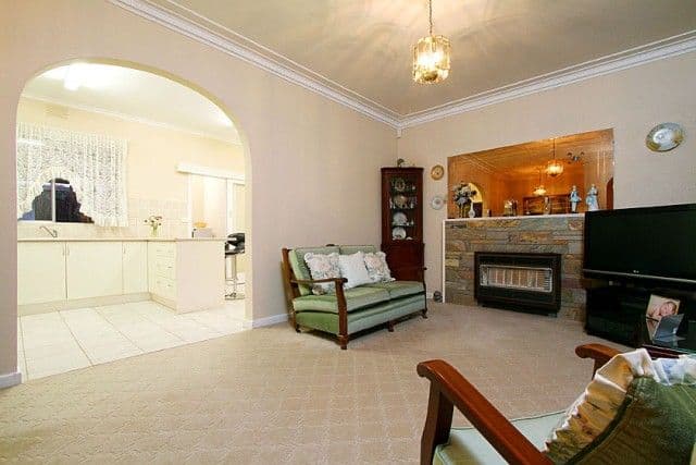 7 Dwyer Avenue, RESERVOIR VIC 3073, Reservoir - Thumbnail 3