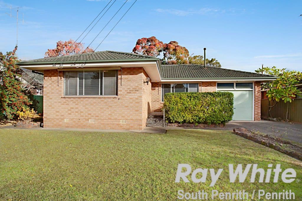 4 Kennedy Drive, South Penrith - Image 1