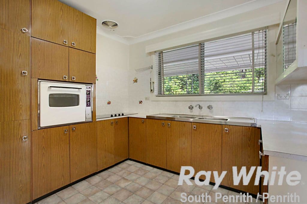 4 Kennedy Drive, South Penrith - Thumbnail 3