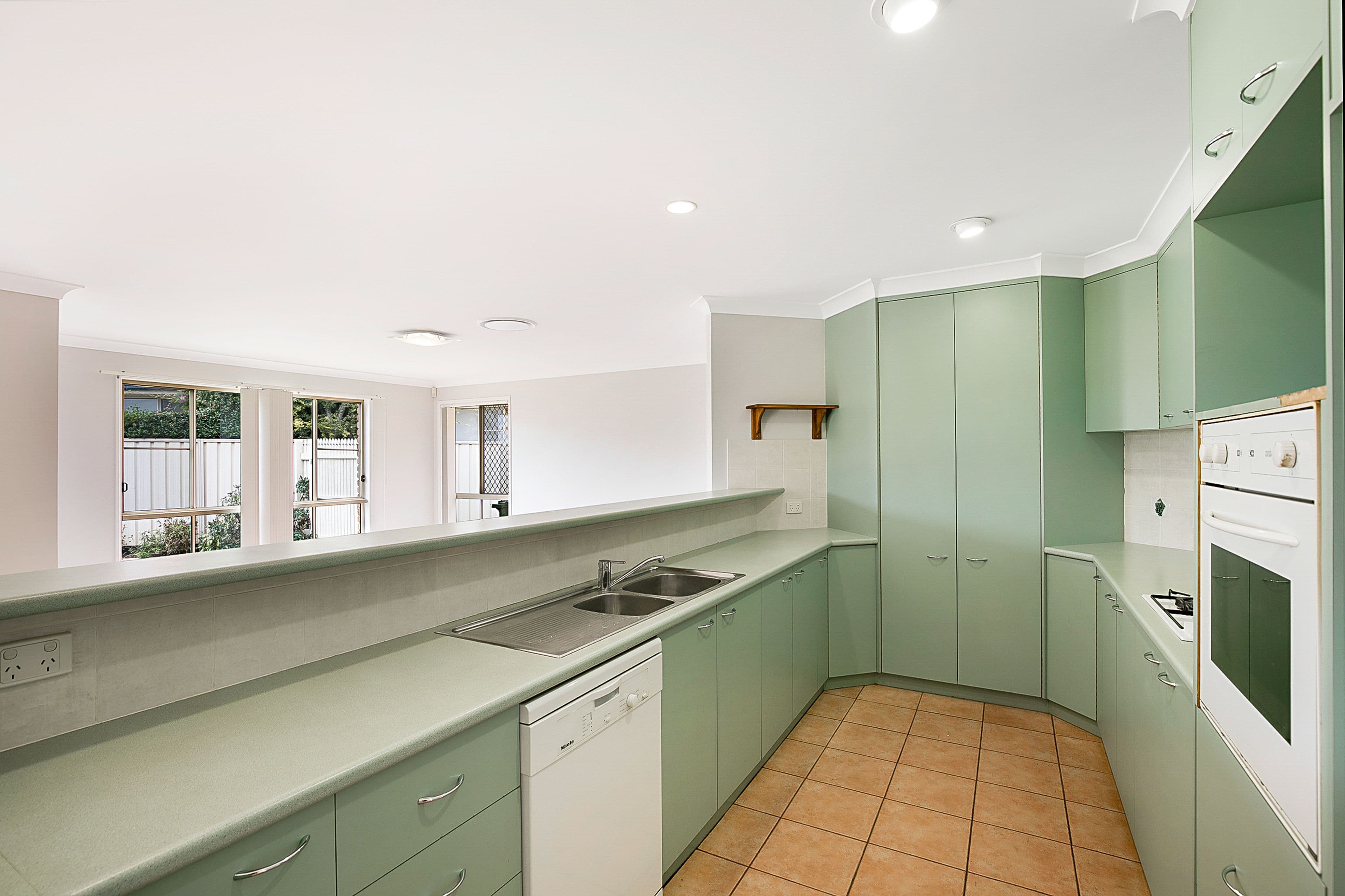 3 Dahlia Court, Middle Ridge QLD 4350, Middle Ridge - Thumbnail 4