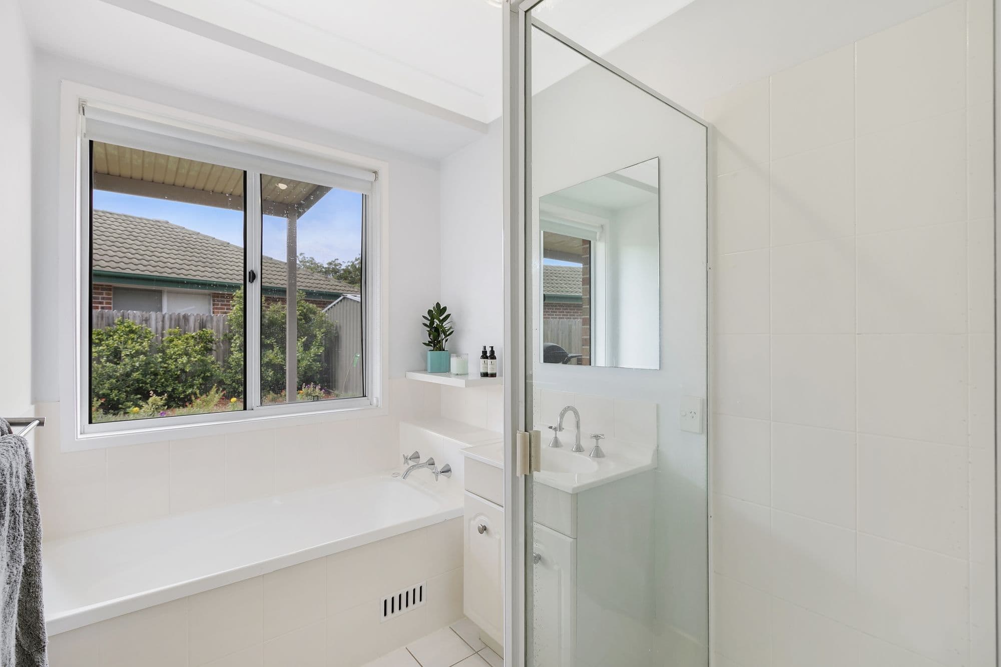 20 Lorraine Avenue, Berkeley Vale - Thumbnail 5