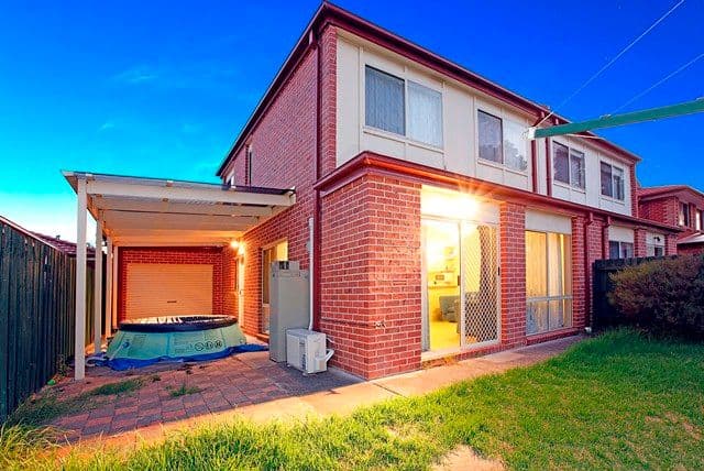 8 Leichardt Crescent, RESERVOIR VIC 3073, Reservoir - Thumbnail 2