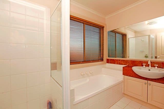 8 Leichardt Crescent, RESERVOIR VIC 3073, Reservoir - Thumbnail 7