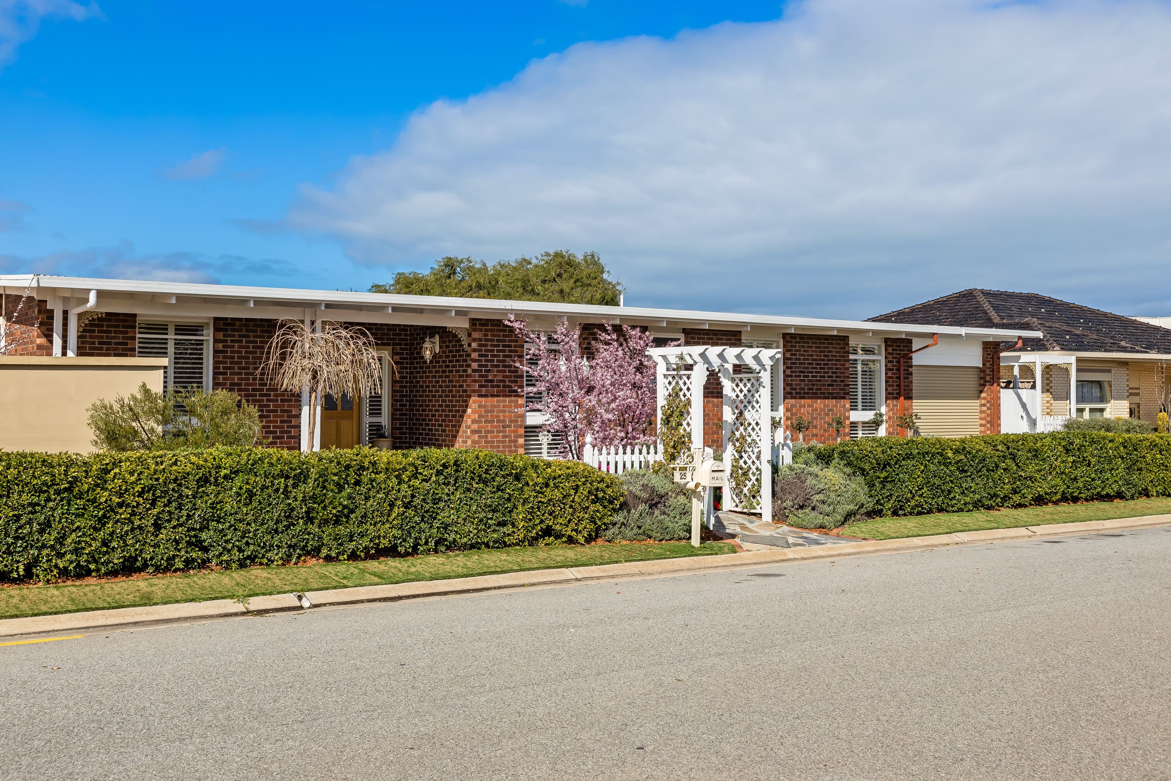 25 Lochside Drive, West Lakes SA 5021, West Lakes - Image 1