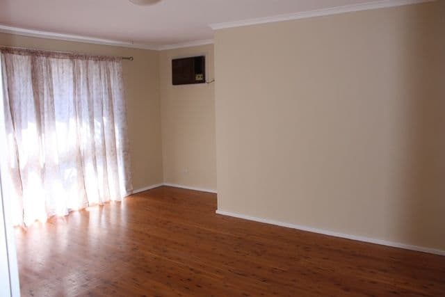 79 Oliveri Crescent, GREEN VALLEY NSW 2168, Green Valley - Thumbnail 4