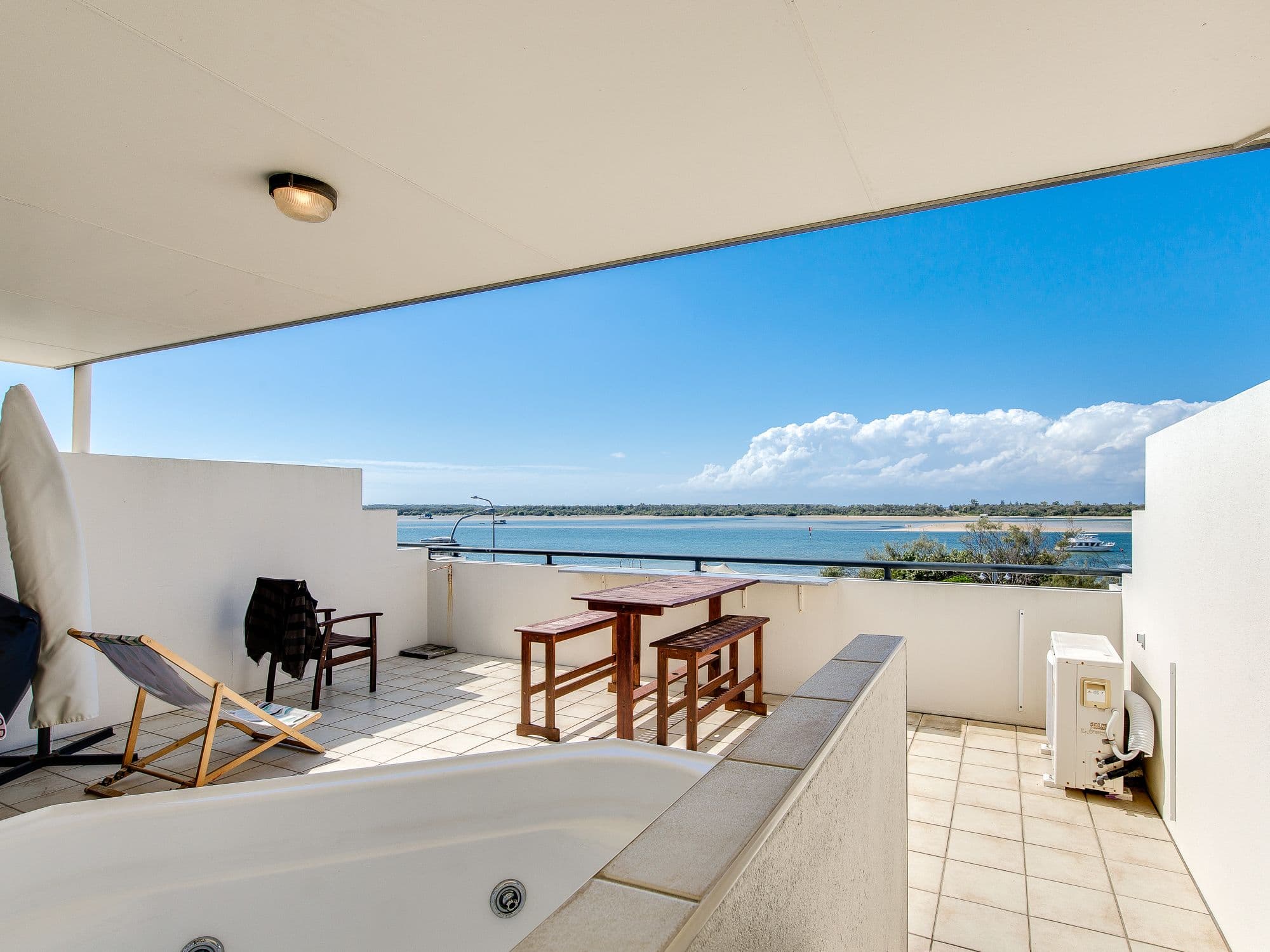392 Marine Parade, Labrador QLD 4215, Labrador - Thumbnail 2