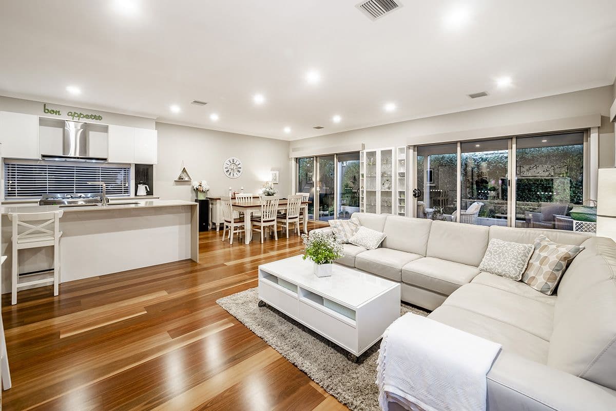 5 Elmtree Crescent, Clyde North VIC 3978, Clyde North - Thumbnail 2
