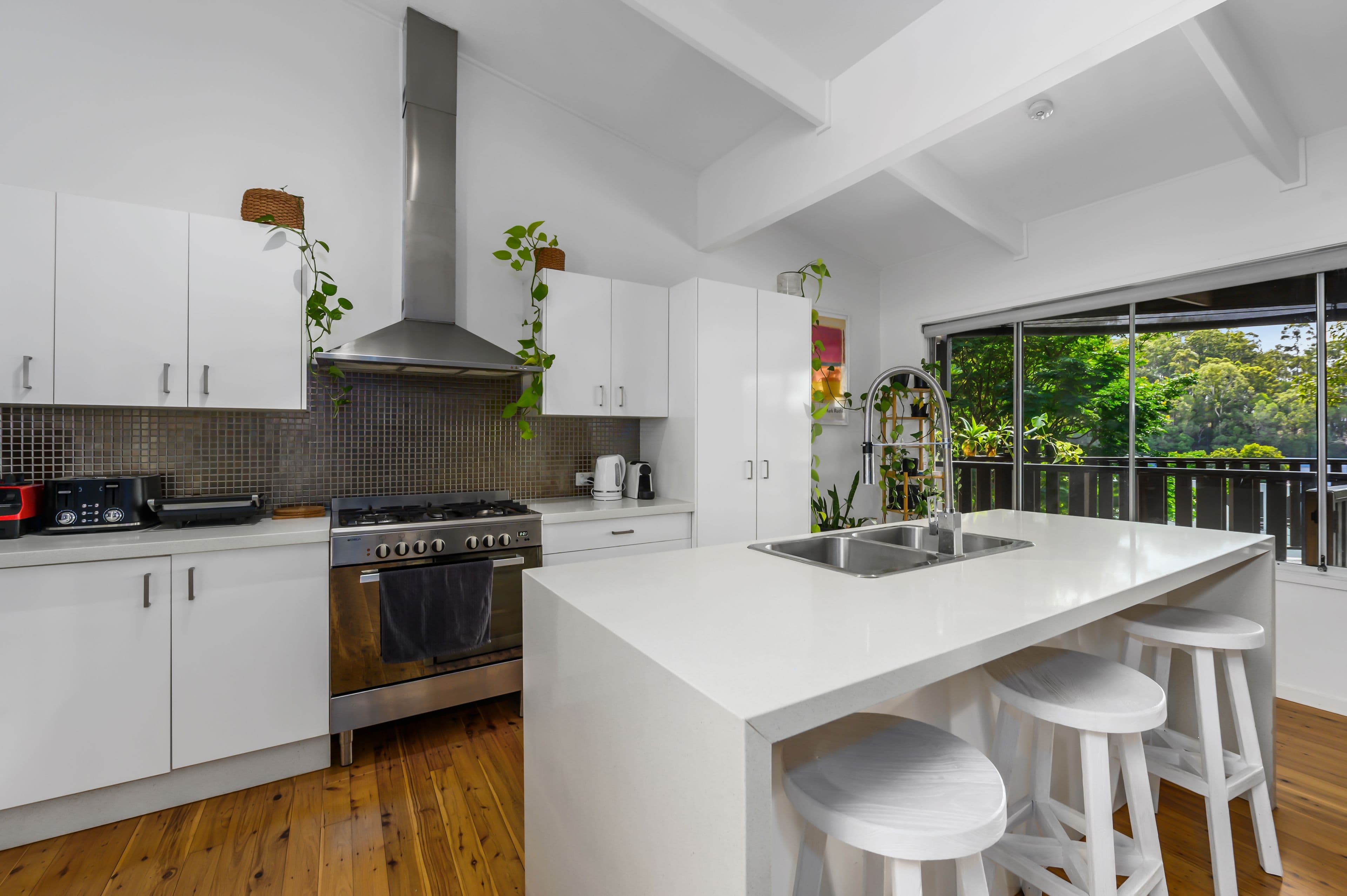 192 West Burleigh Road, Burleigh Heads QLD 4220, Burleigh Heads - Thumbnail 3