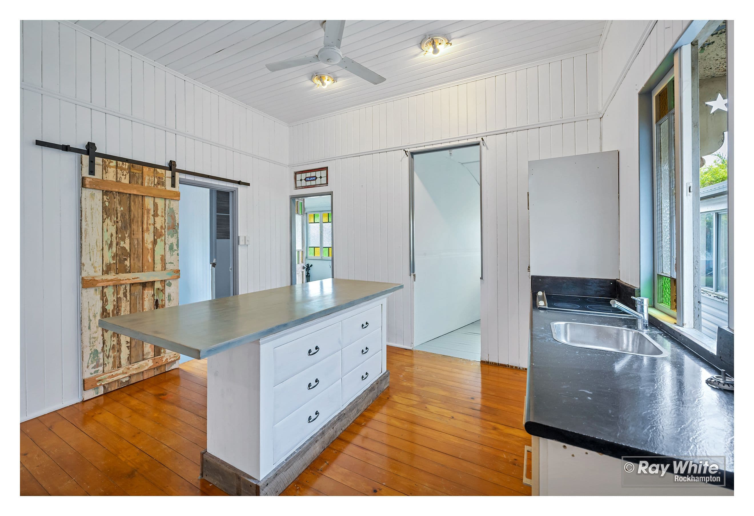 384 East Street, Depot Hill QLD 4700, Depot Hill - Thumbnail 2
