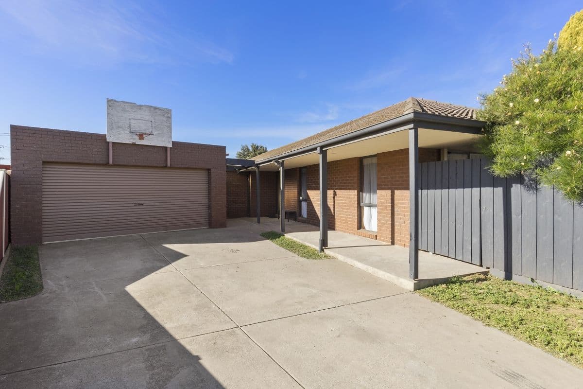 7 Carey Close, Werribee VIC 3030, Werribee - Thumbnail 3