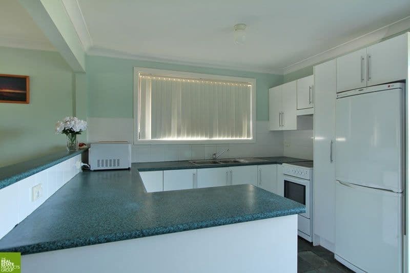 21 Matthews Drive, MOUNT WARRIGAL NSW 2528, Mount Warrigal - Thumbnail 4