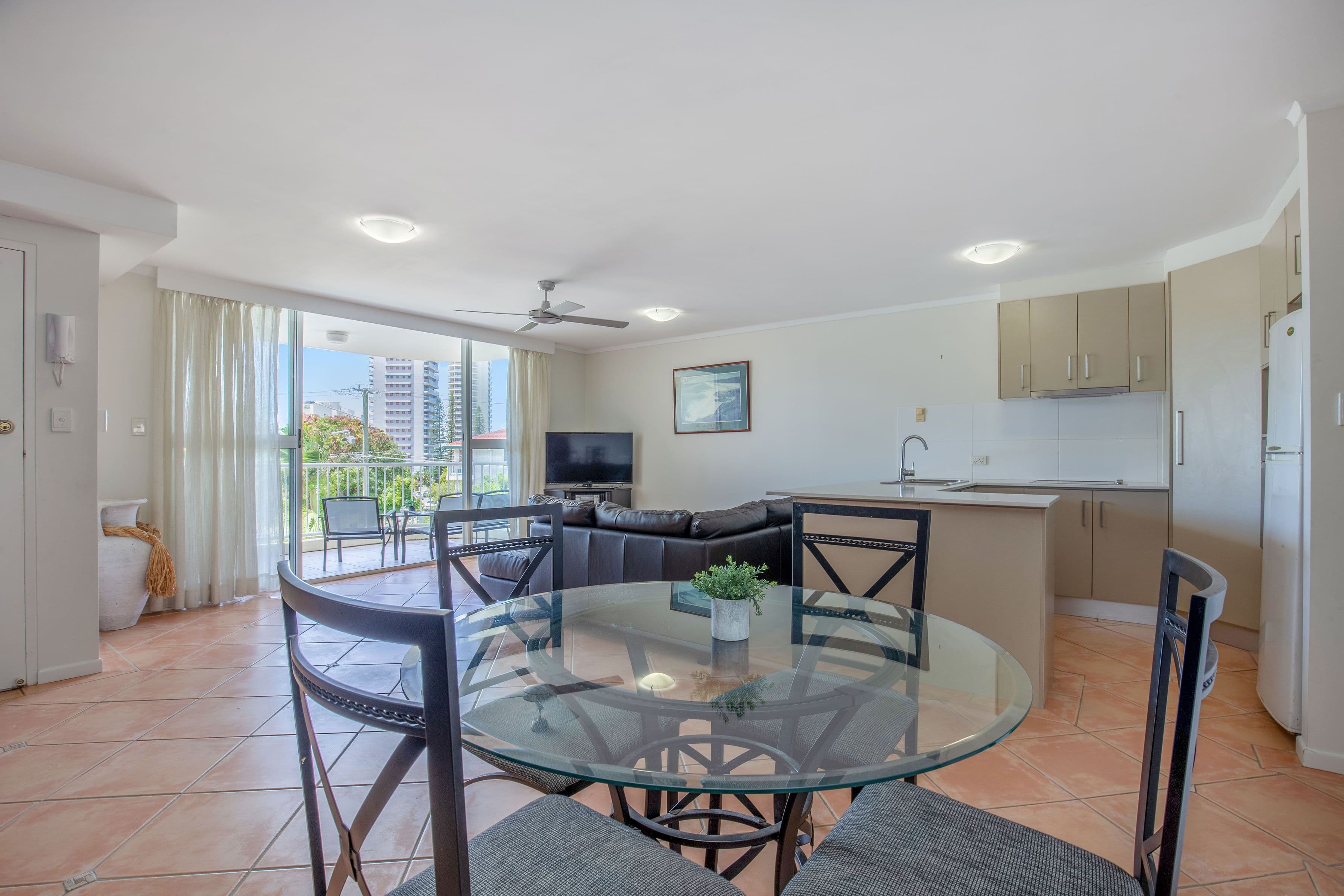 140 Surf Parade, Broadbeach QLD 4218, Broadbeach - Thumbnail 4
