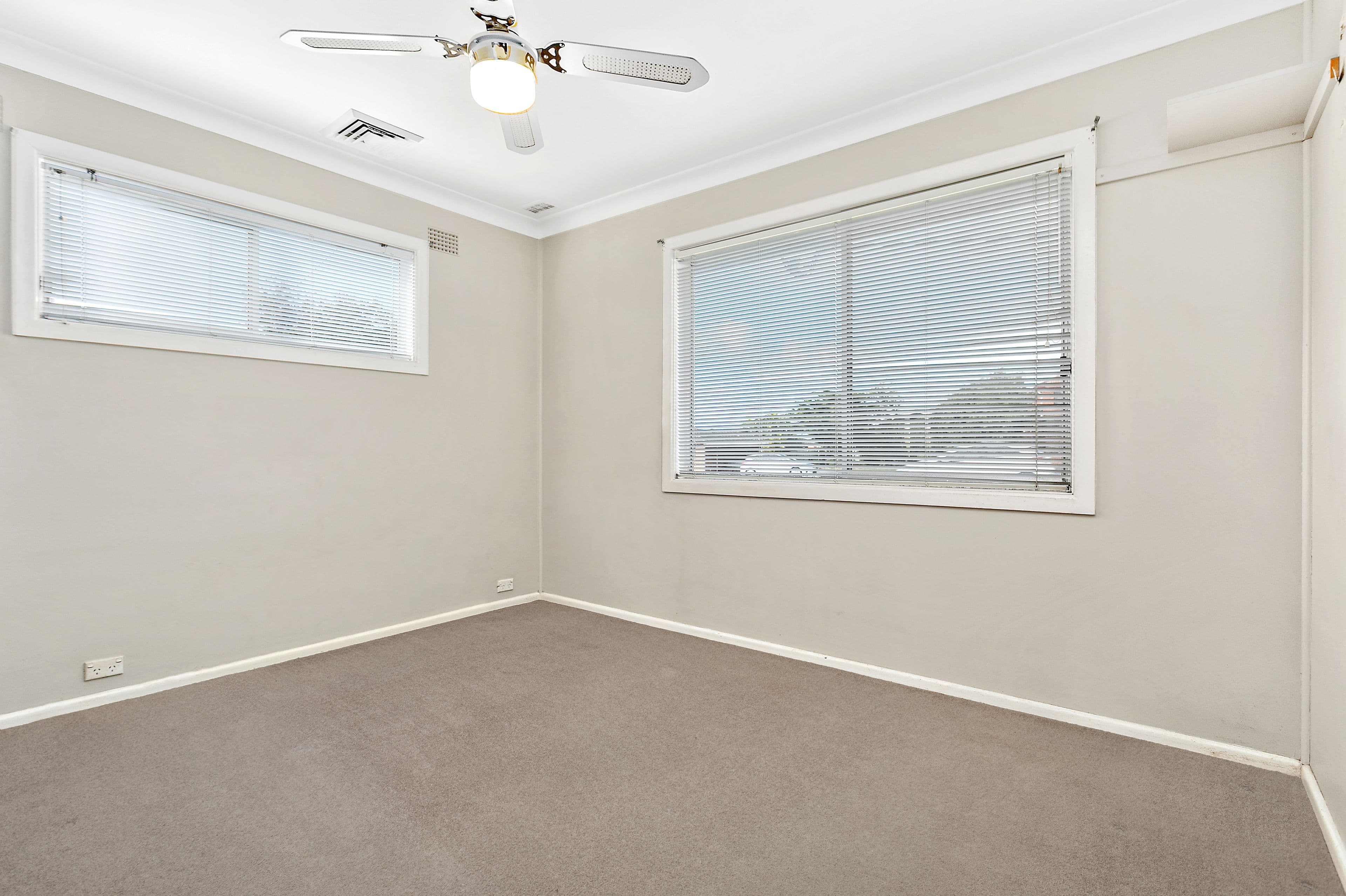 84 Lake Entrance Road, Mount Warrigal - Thumbnail 6