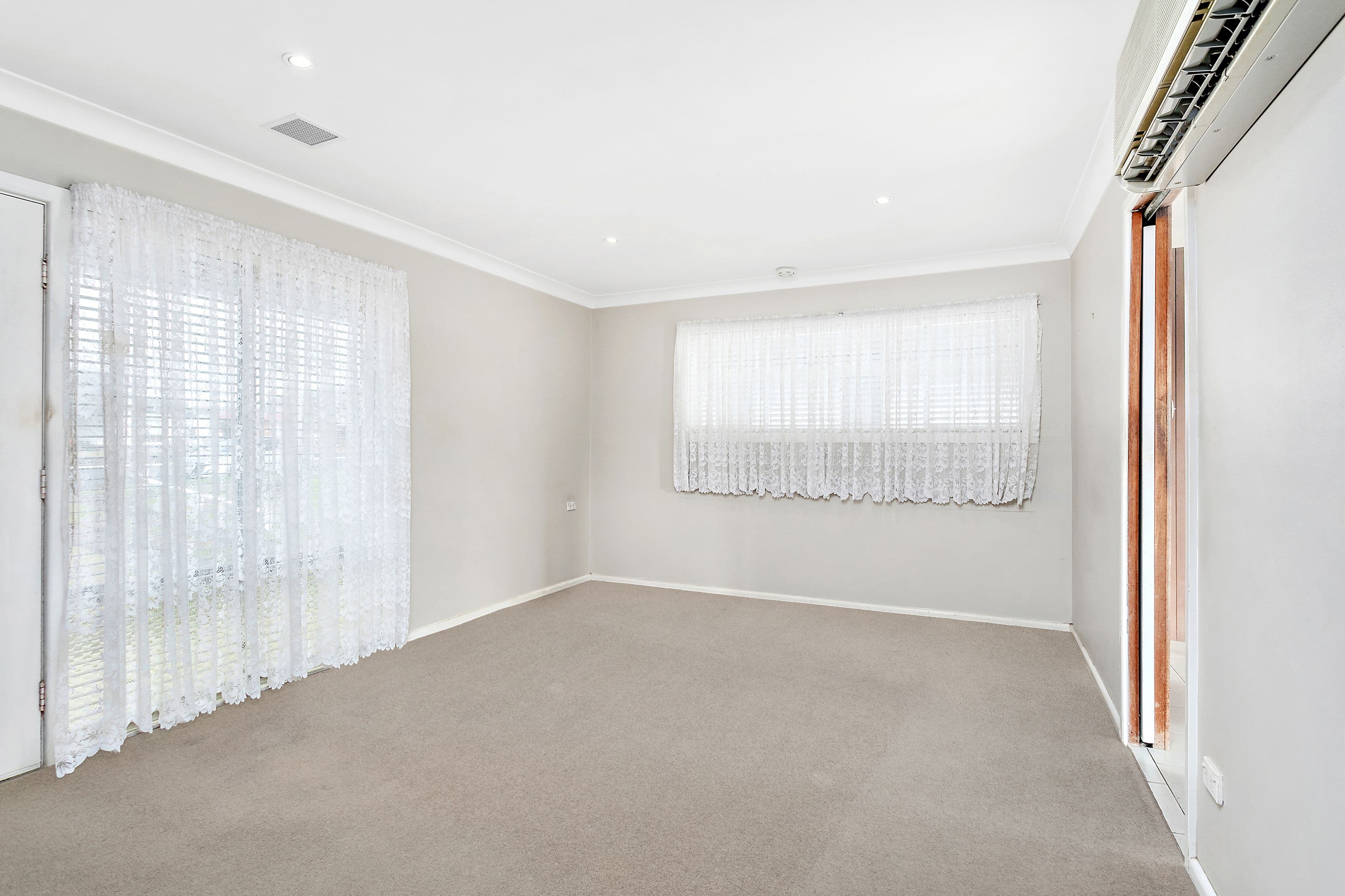 84 Lake Entrance Road, Mount Warrigal - Thumbnail 7