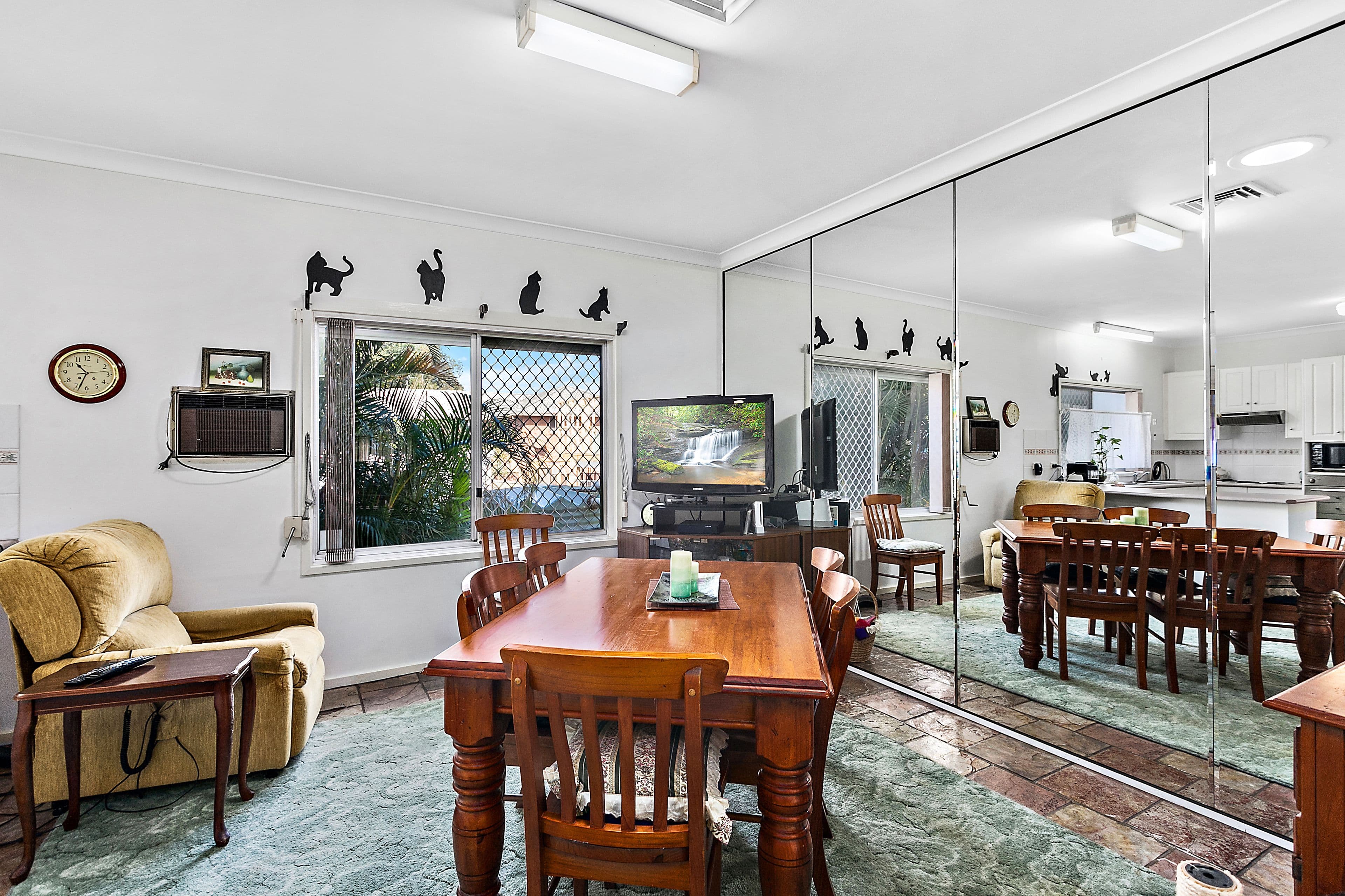 73 Kingston Street, Oak Flats - Thumbnail 3
