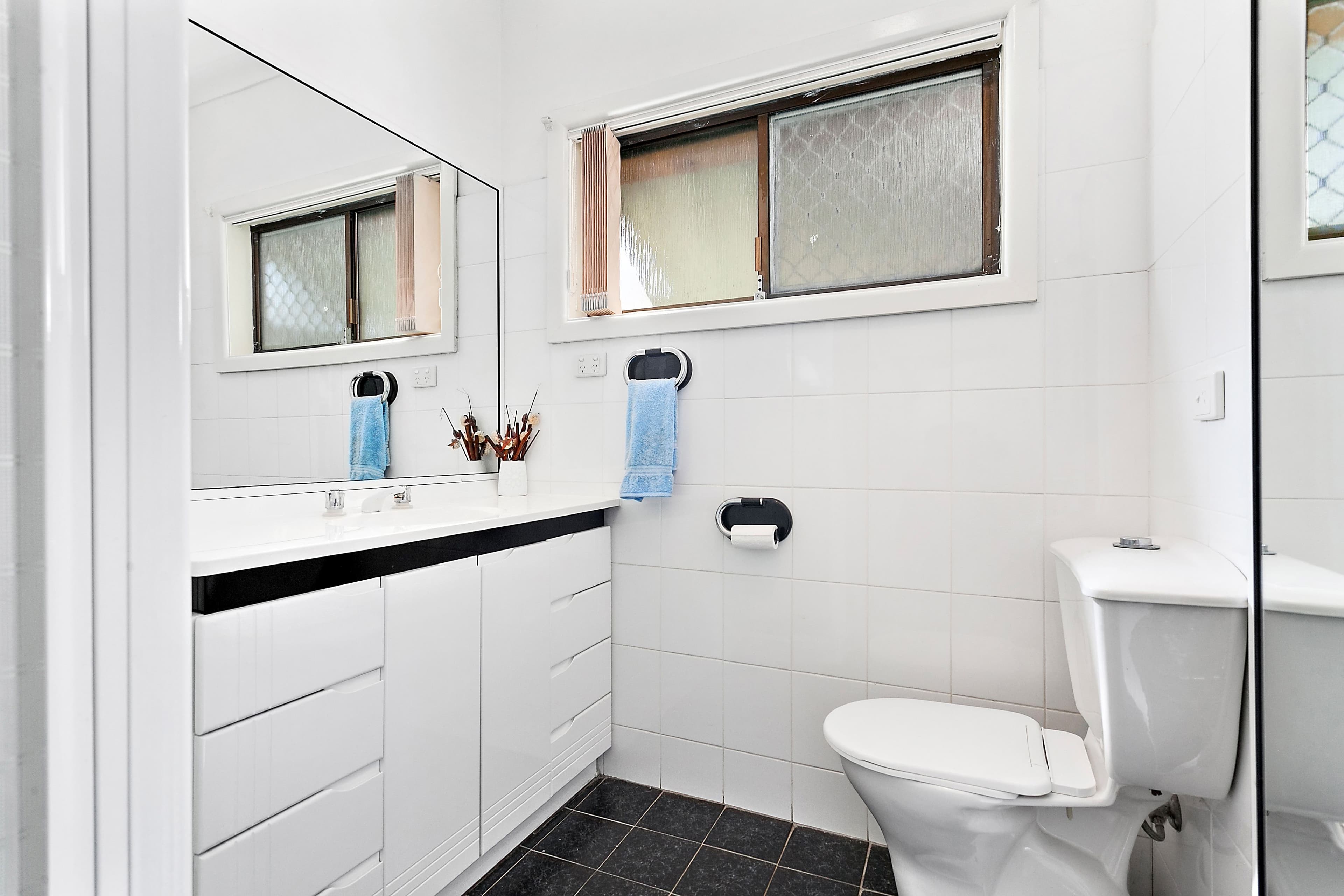 73 Kingston Street, Oak Flats - Thumbnail 6