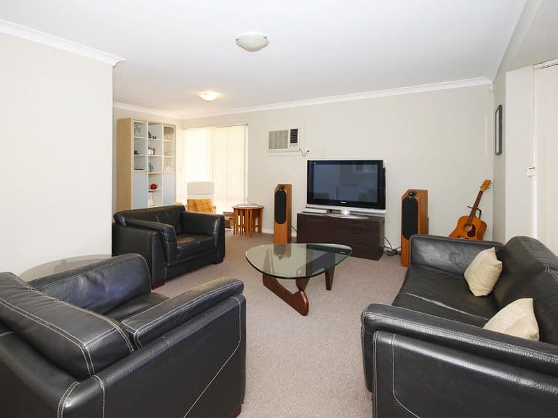7 Hazelwood Ramble, BALLAJURA WA 6066, Ballajura - Image 1