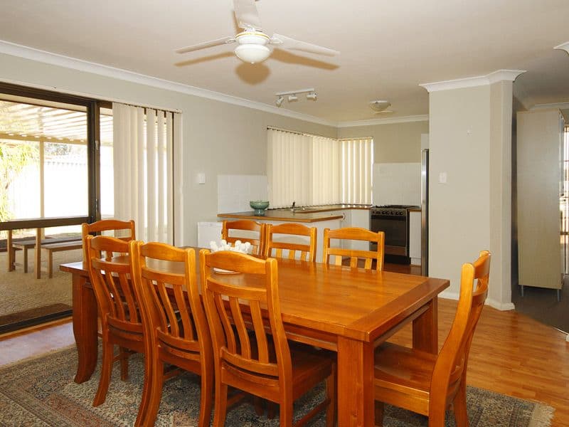 7 Hazelwood Ramble, BALLAJURA WA 6066, Ballajura - Thumbnail 3