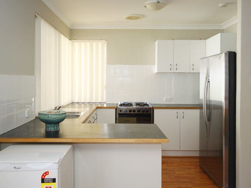 7 Hazelwood Ramble, BALLAJURA WA 6066, Ballajura - Thumbnail 6