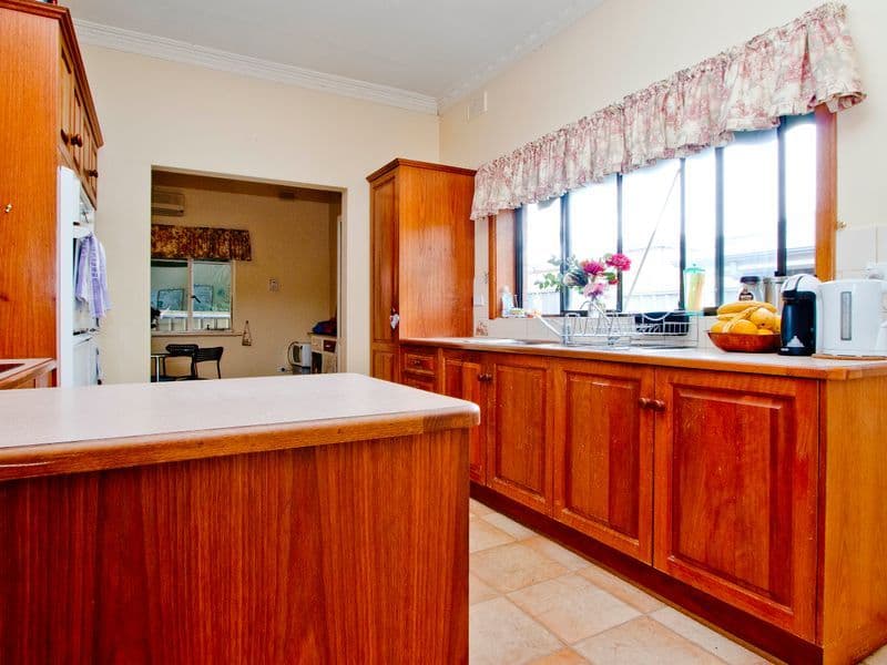 11 Hartman Avenue, Felixstow SA 5070, Felixstow - Thumbnail 6
