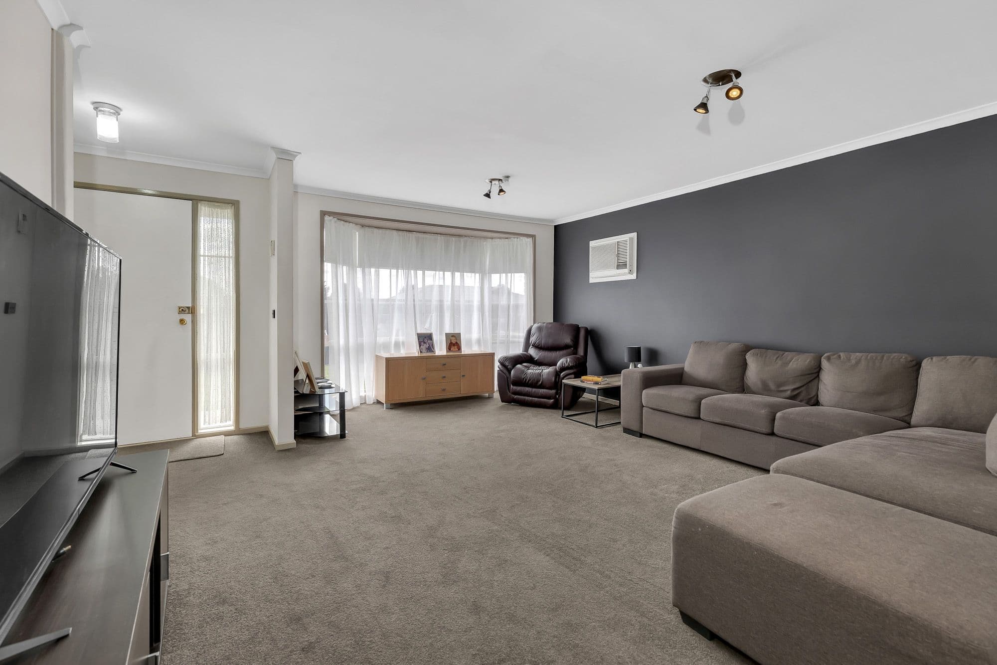 29 Flinders Crescent, Wyndham Vale VIC 3024, Wyndham Vale - Thumbnail 2