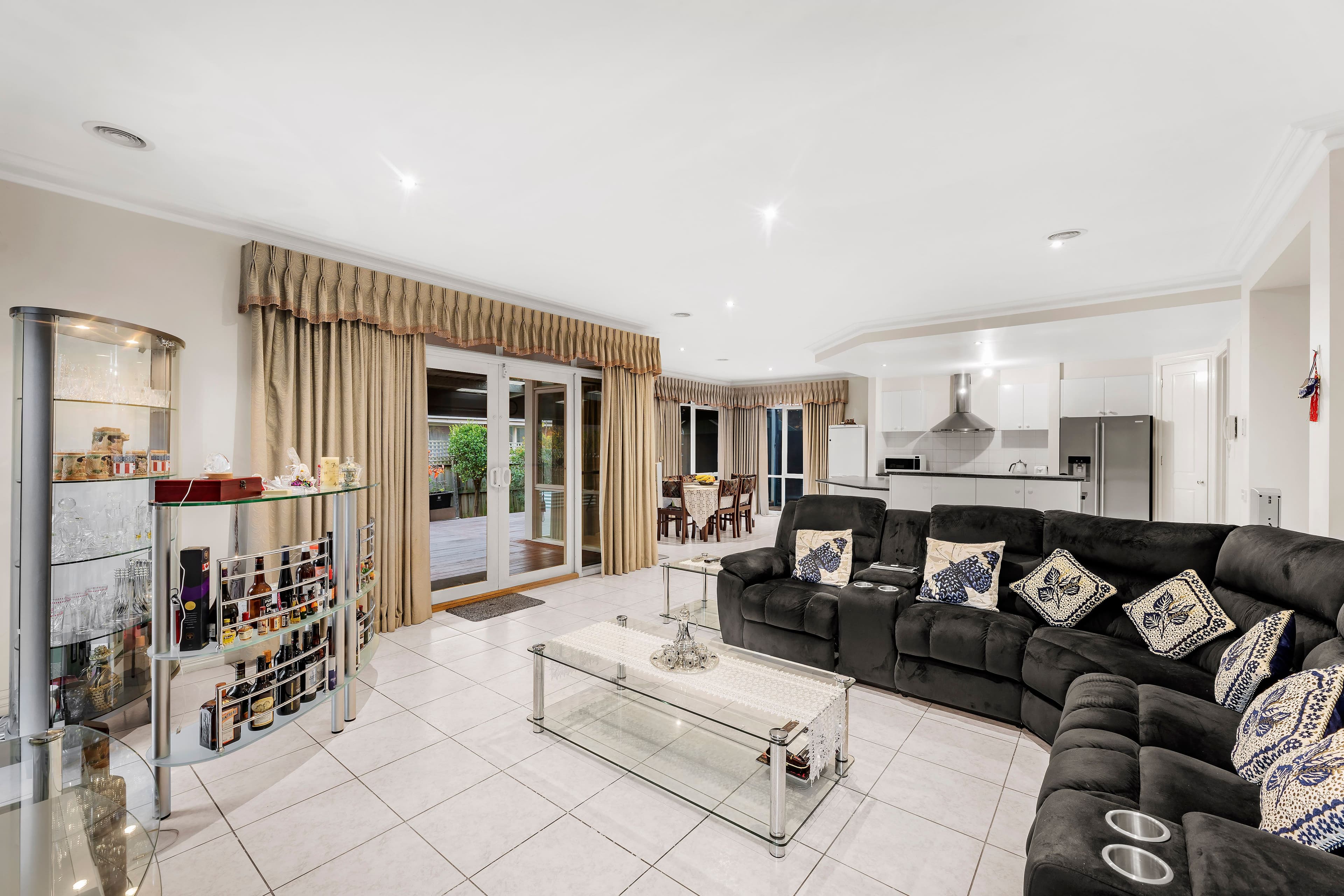12 Olinda Grove, Oakleigh South VIC 3167, Oakleigh South - Thumbnail 2