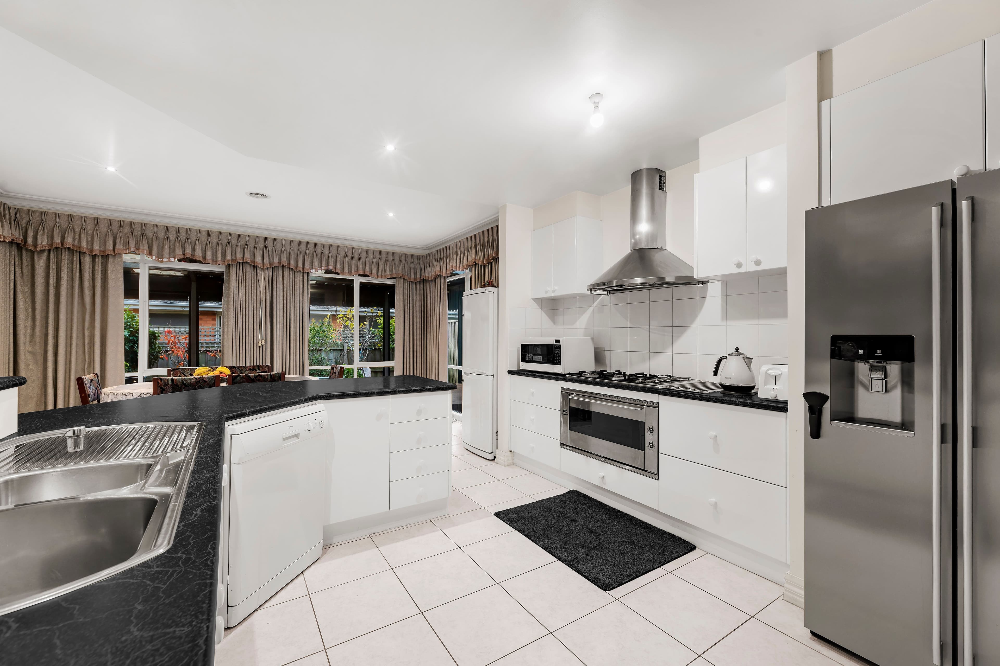 12 Olinda Grove, Oakleigh South VIC 3167, Oakleigh South - Thumbnail 3