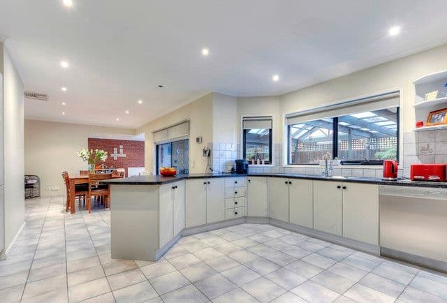 26 Romeo Court, Mill Park VIC 3082, Mill Park - Thumbnail 4