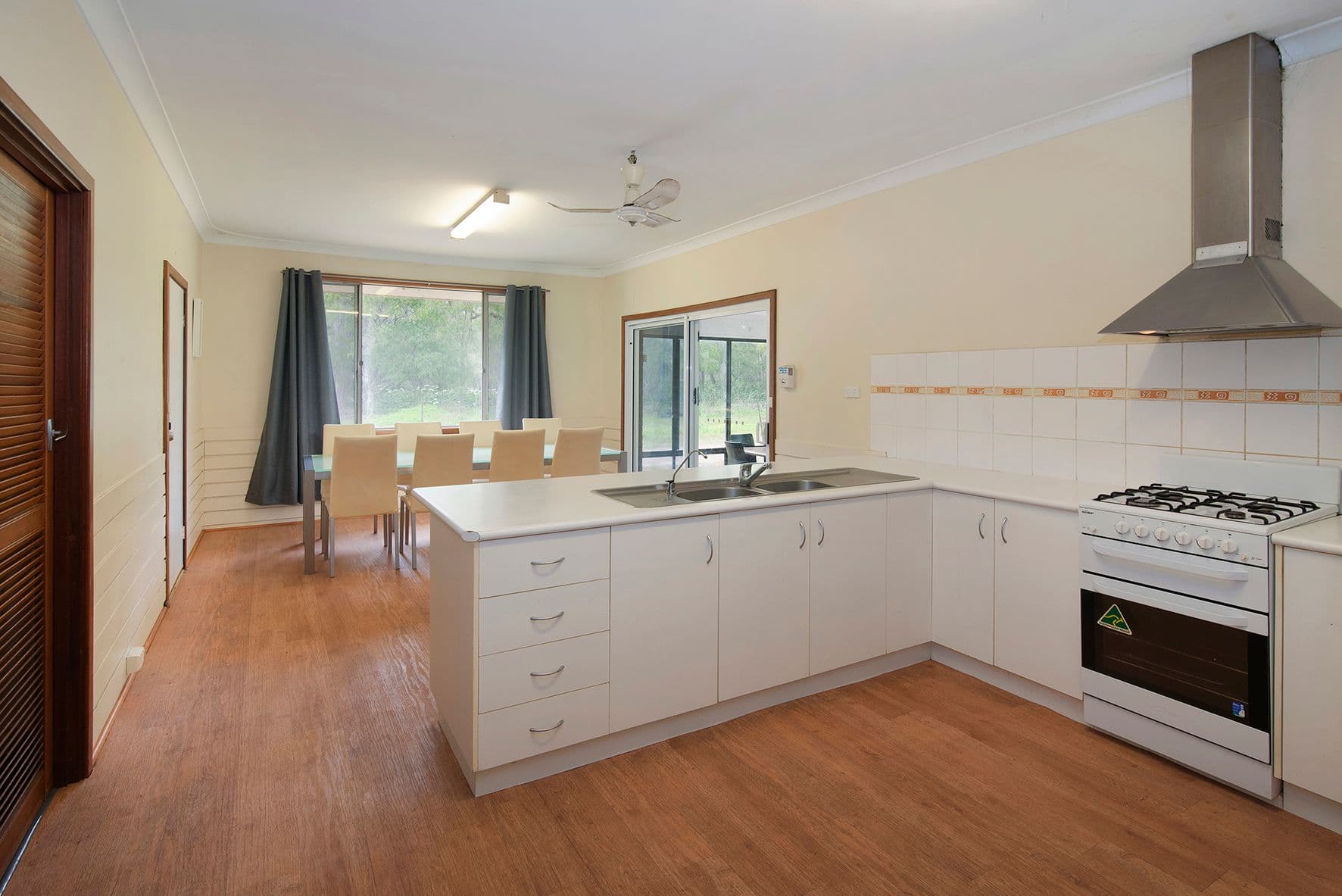 1207 Caves Road, Quindalup WA 6281, Quindalup - Thumbnail 4