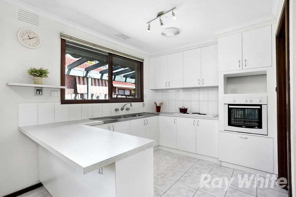 11 Ealing Court, Glen Waverley VIC 3150, Glen Waverley - Thumbnail 3