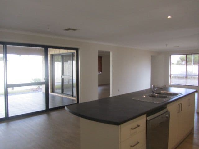 16 Bridge Crescent, Port Lincoln SA 5606, Port Lincoln - Thumbnail 5