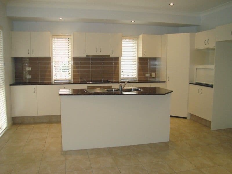 32 Middle Street, Labrador QLD 4215, Labrador - Thumbnail 3