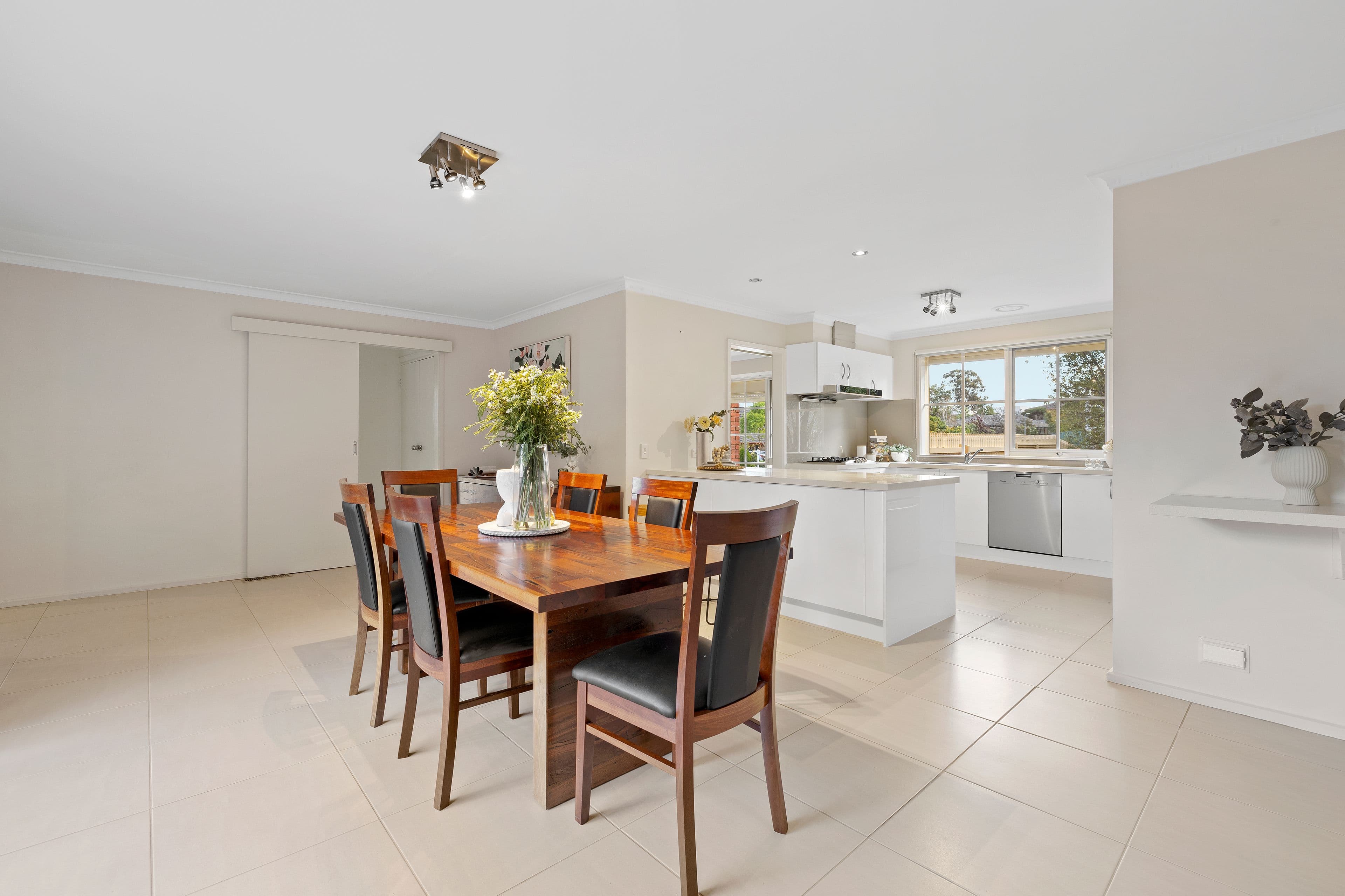 73 Wakley Crescent, Wantirna South VIC 3152, Wantirna South - Thumbnail 4