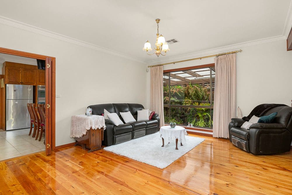 19 Bartrop Street, Reservoir VIC 3073, Reservoir - Thumbnail 4