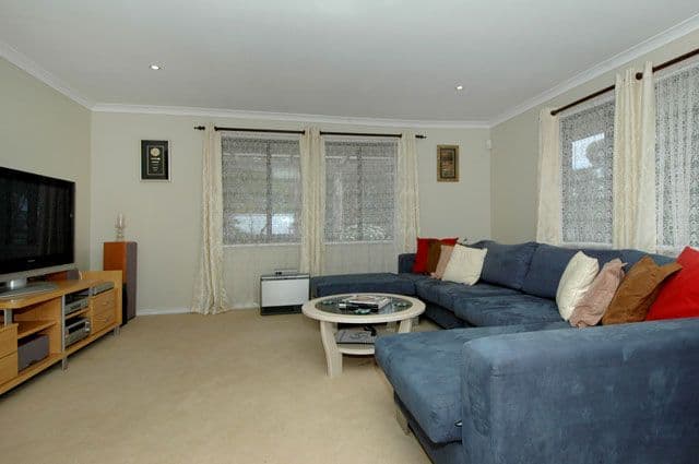 15 Peet Road, KALAMUNDA WA 6076, Kalamunda - Thumbnail 2