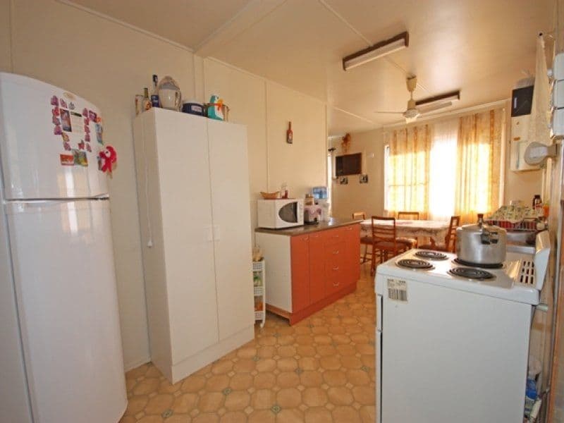 22 Don Street, BILOELA QLD 4715, Biloela - Thumbnail 2
