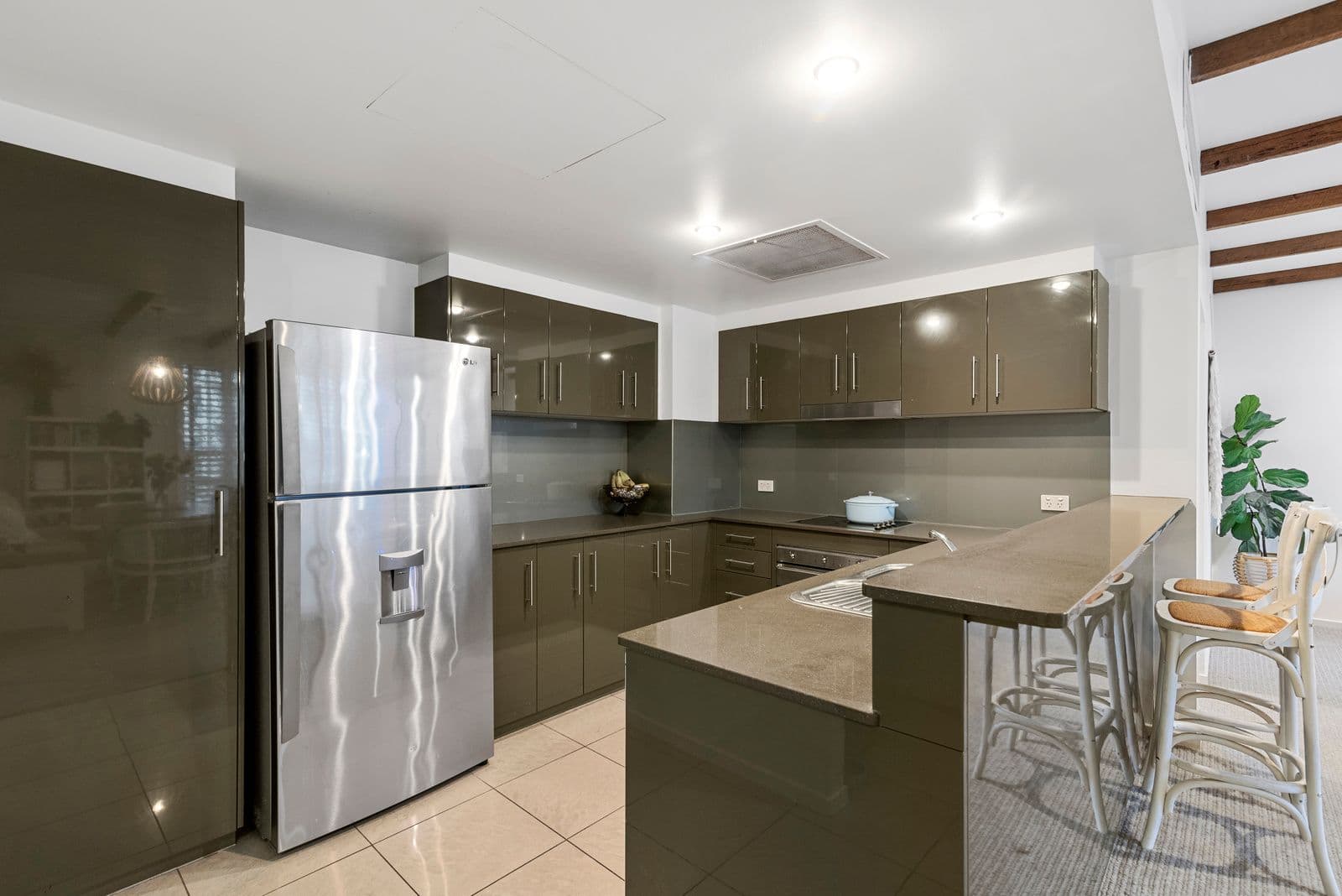 1 Ocean Street, Burleigh Heads QLD 4220, Burleigh Heads - Thumbnail 7