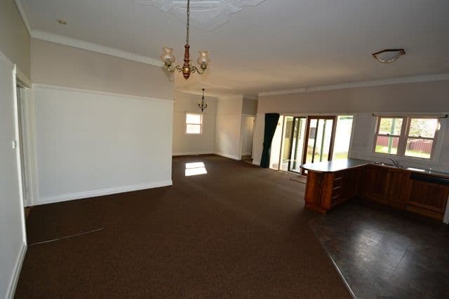 23 Park Street, Seymour VIC 3660, Seymour - Thumbnail 4
