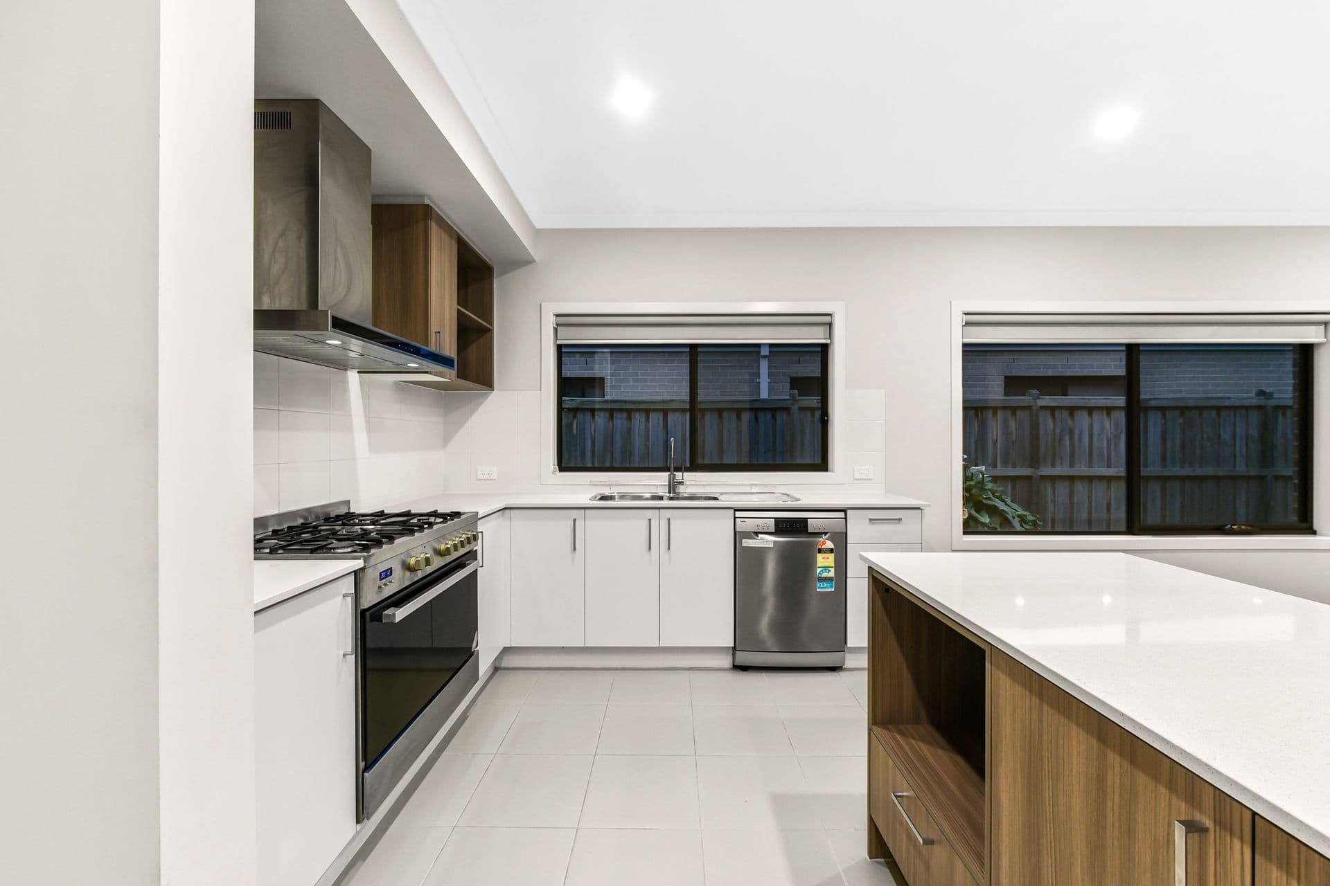 7 Dapple Crescent, Clyde North VIC 3978, Clyde North - Thumbnail 7