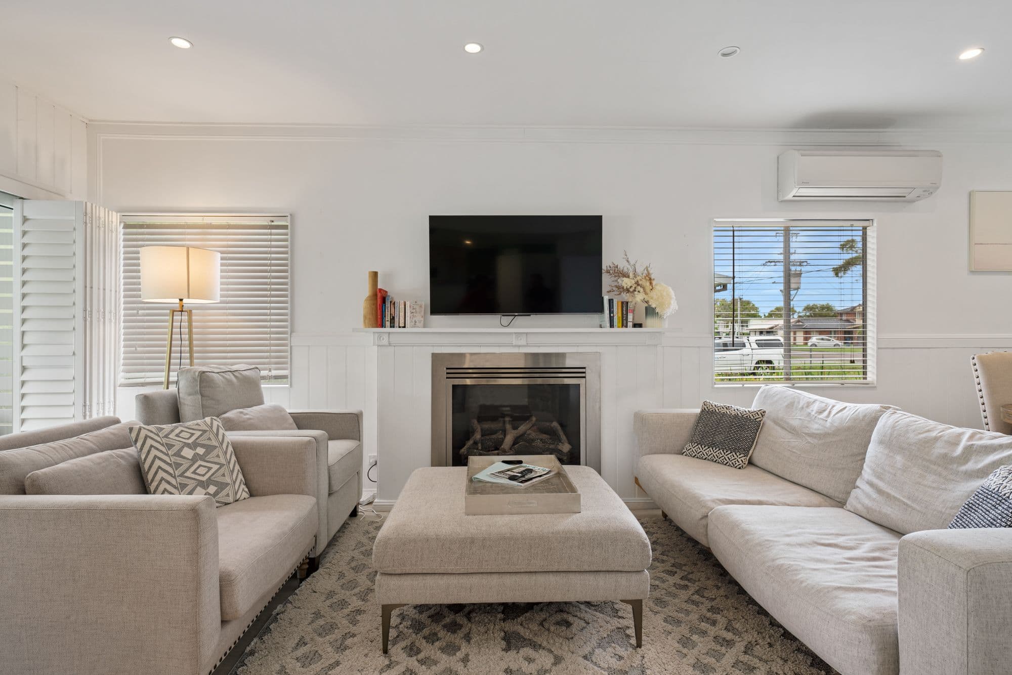 135 Lakedge Avenue, Berkeley Vale NSW 2261, Berkeley Vale - Thumbnail 3