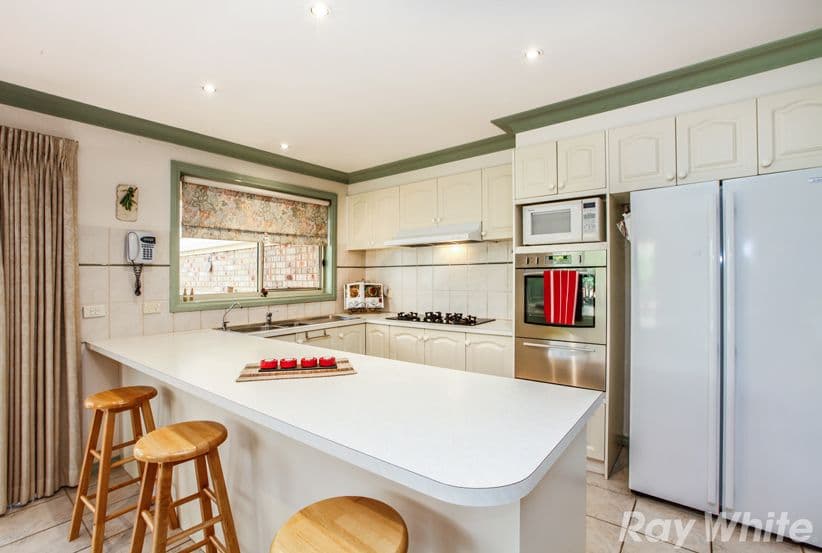 8 Buick Crescent, Mill Park VIC 3082, Mill Park - Thumbnail 2