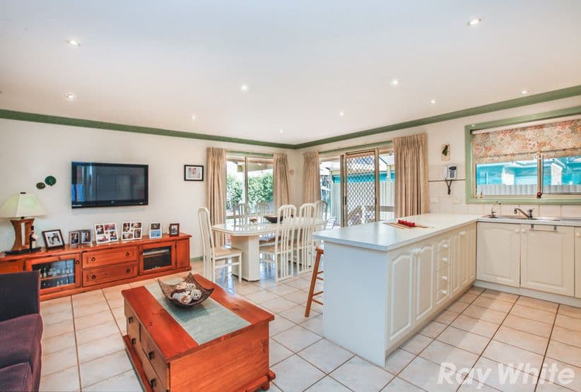 8 Buick Crescent, Mill Park VIC 3082, Mill Park - Thumbnail 4