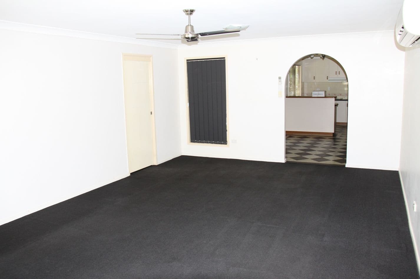 17 Beltana Drive, Boyne Island QLD 4680, Boyne Island - Thumbnail 2